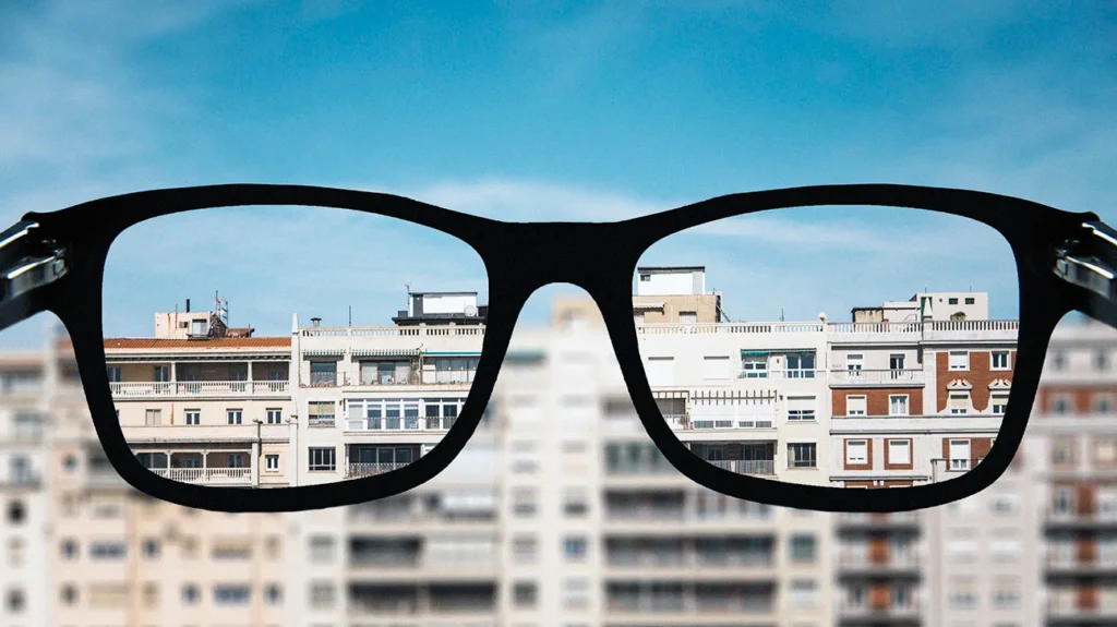 Πως βλέπει κάποιος με μυωπία;